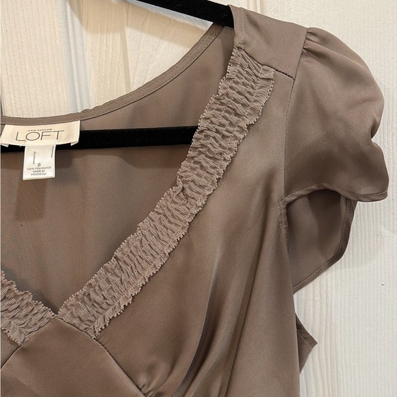 SOLD Y2K loft blouse size 8 faux satin - Picture 2 of 4